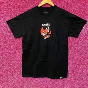 Looney Tune Pepe Le Pew Desire XOXO T-Shirt Medium